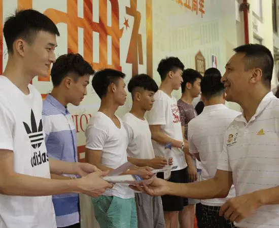 敏捷性训练对篮球比赛表现的影响及解决方案_2